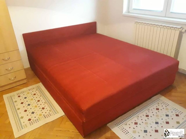 Prodavam Pokuknina Poradi Selidba