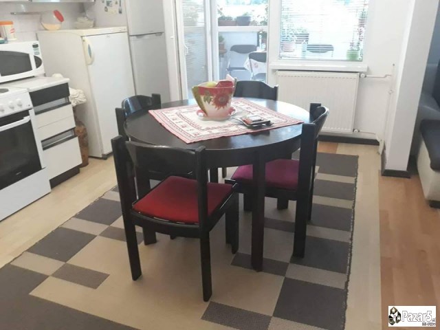 Prodavam Pokuknina Poradi Selidba