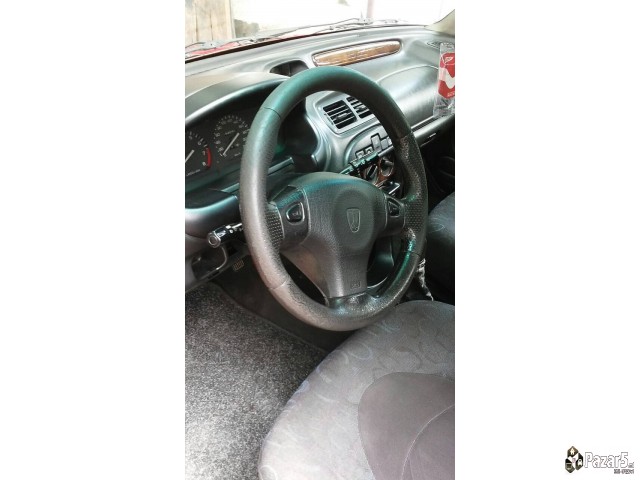 Продавам Rover 200