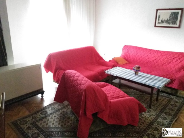 Sifra 1930. Se Izdava 3soben Stan Vo Centar, Sprot