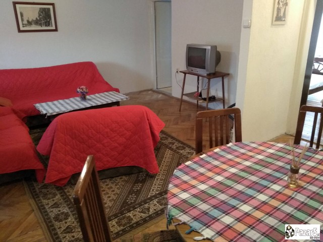 Sifra 1930. Se Izdava 3soben Stan Vo Centar, Sprot