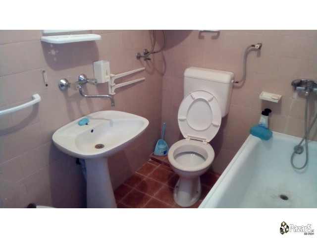 Sifra 1930. Se Izdava 3soben Stan Vo Centar, Sprot