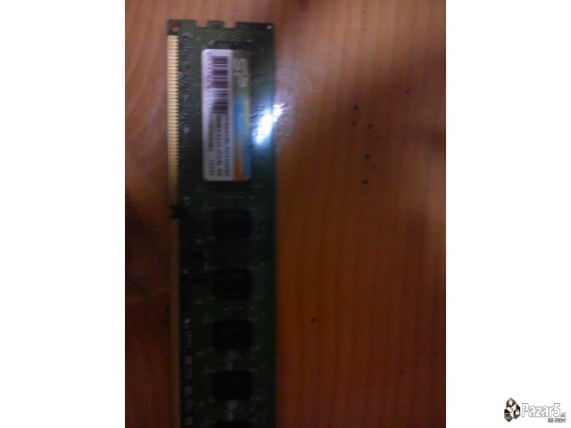 Se Prodava Graficka Za Kompjuter I 4gb Ram Stick