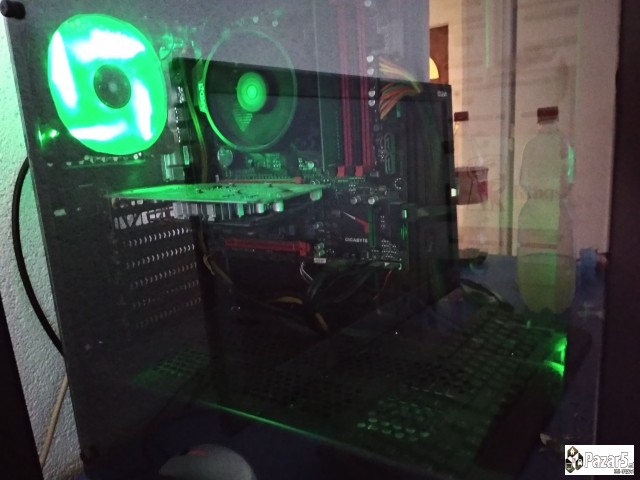 Se Prodava Pc Desktop (8gb Ram + Ssd)