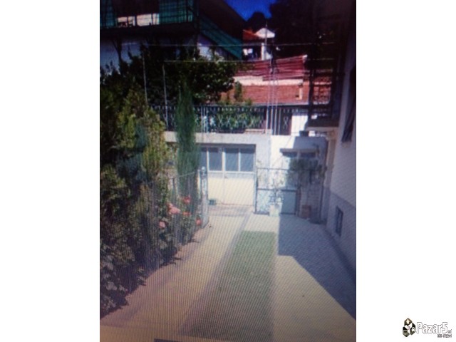 Продавам куќа