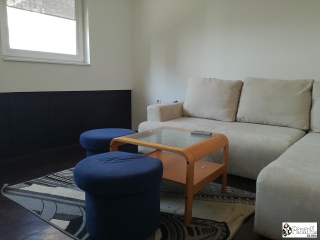 Издавам гарсоњера во Скопје,Центар