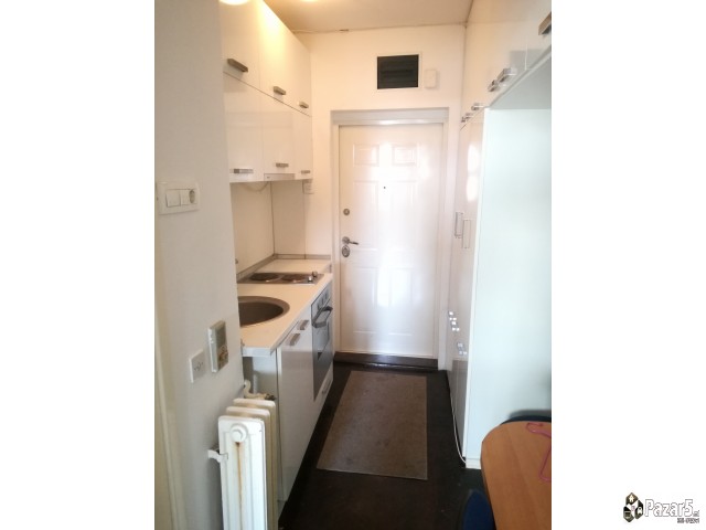 Издавам гарсоњера во Скопје,Центар