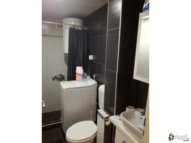 Издавам гарсоњера во Скопје,Центар