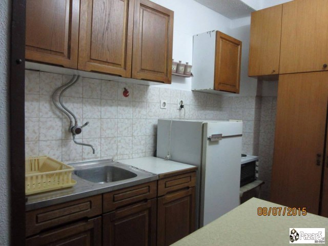 Издавам двособен стан во Автокоманда