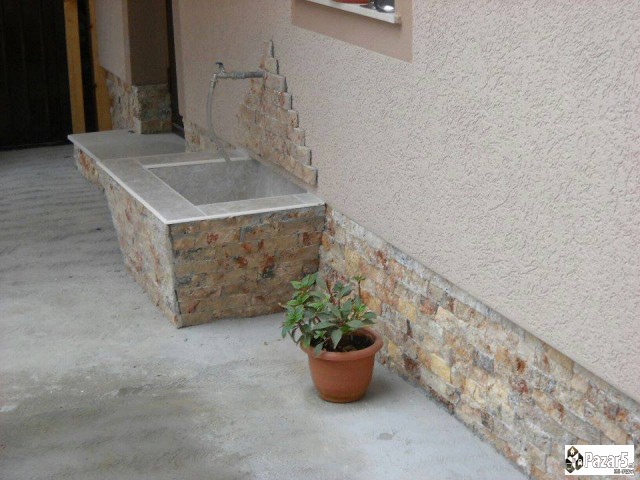 МЕРМЕР И УКРАСЕН КАМЕН