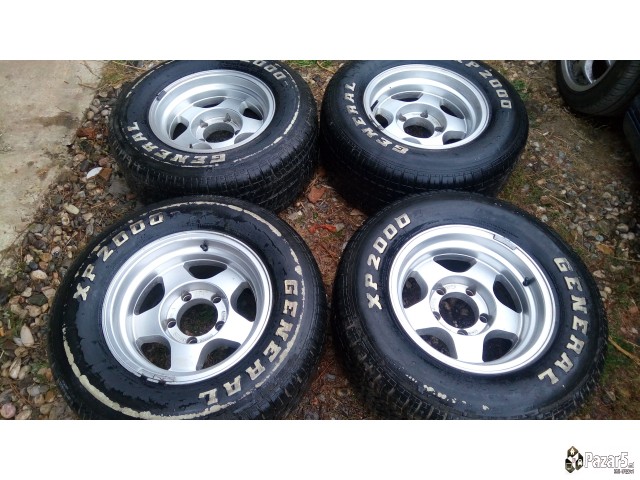 Se Prodavat Komplet Za Suzuki-lada Niva