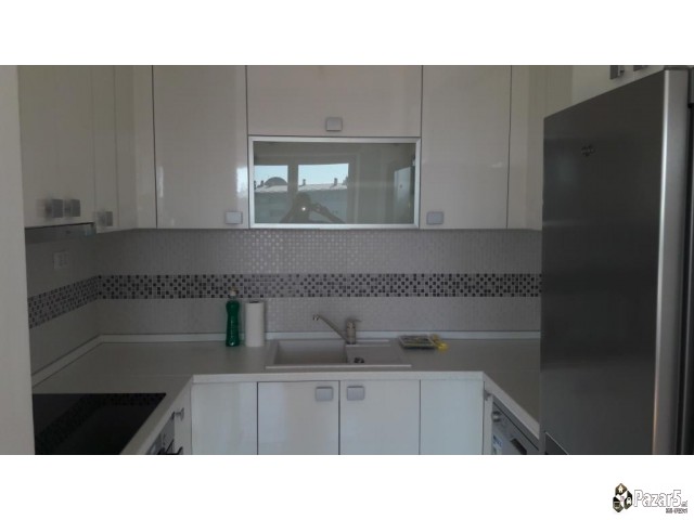 Се издава трособен стан во Аеродром