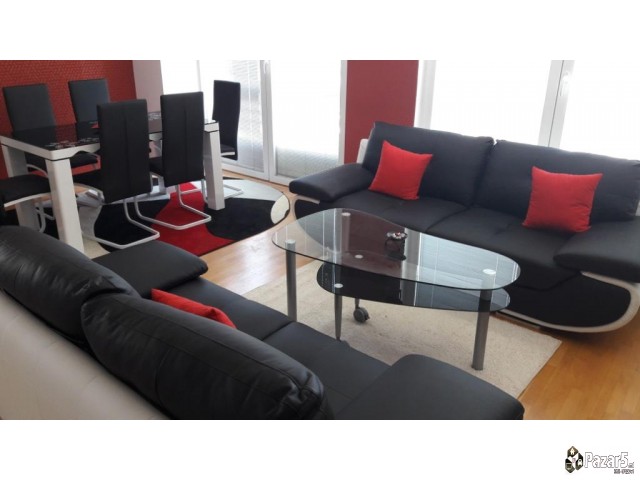 Се издава трособен стан во Аеродром