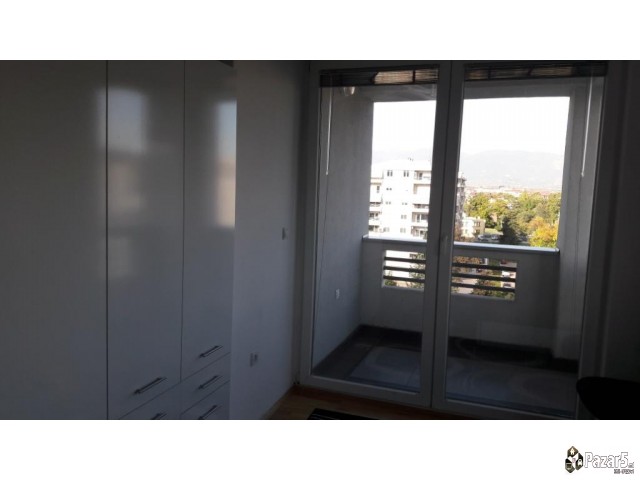 Се издава трособен стан во Аеродром