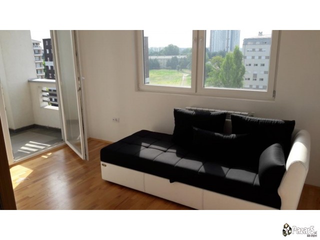 Се издава трособен стан во Аеродром