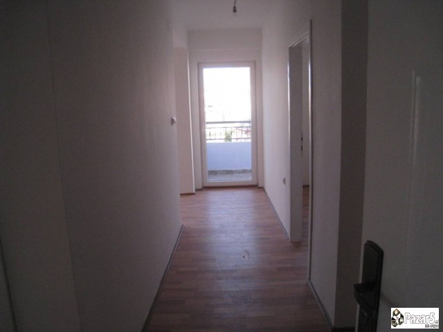 СЕ ПРОДАВА НОВ ТРОСОБЕН СТАН ВО КИСЕЛА ВОДА