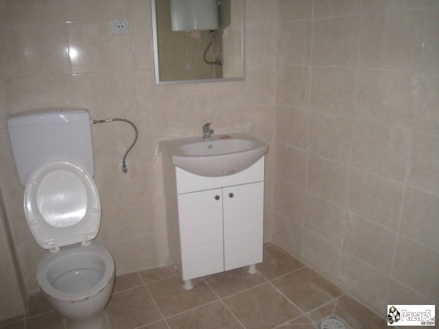 СЕ ПРОДАВА НОВ ТРОСОБЕН СТАН ВО КИСЕЛА ВОДА