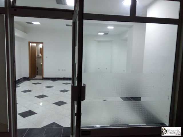 Izdavam Dukan Vo Naselba Aerdrom