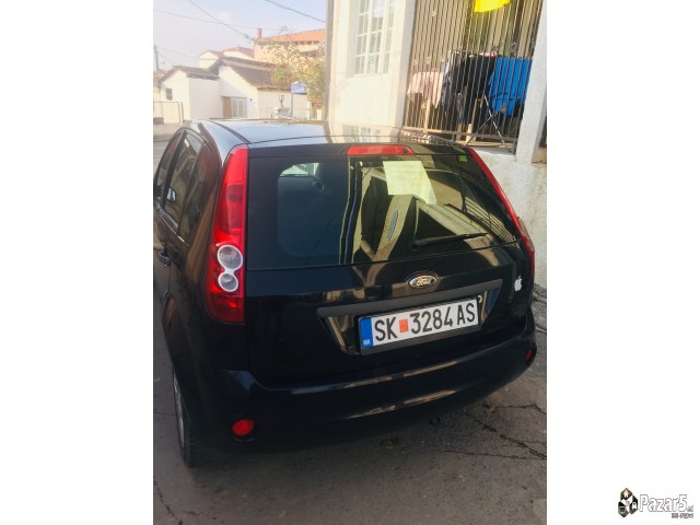 Prodavam Ford Fiesta 1.4 Bezin 2006