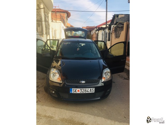 Prodavam Ford Fiesta 1.4 Bezin 2006