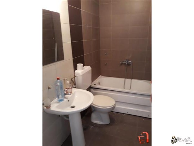 Izdavam Trosoben Stan + Garsonjera Aerodrom