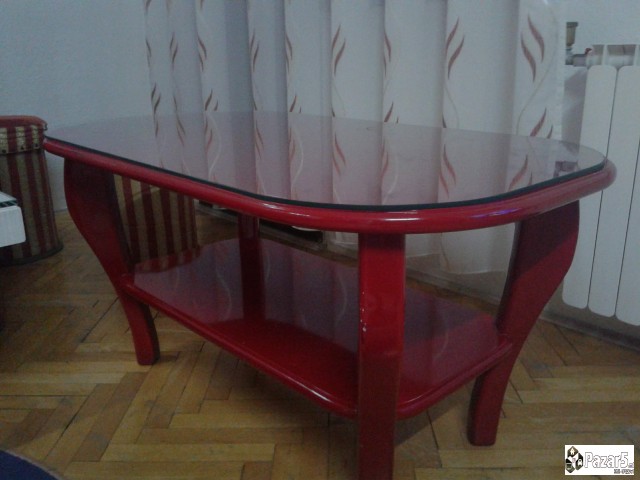 Се продава масиче