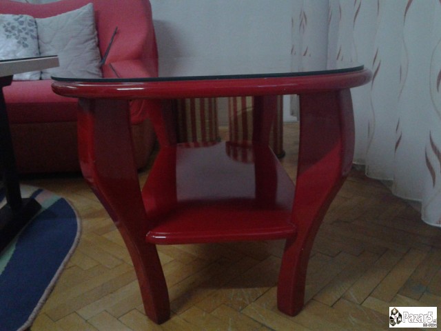 Се продава масиче