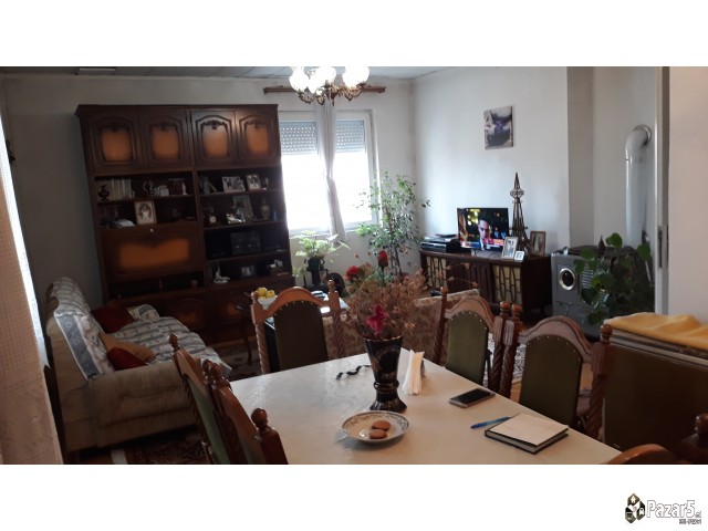 Se Prodava Stan Vo Cair / Topaansko Pole