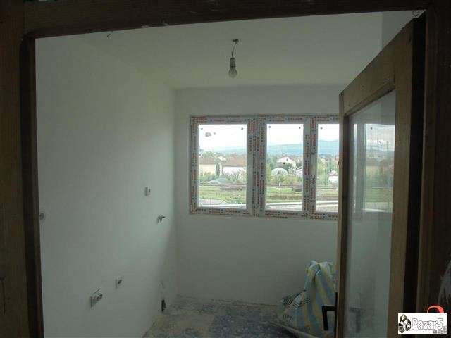 Cе продава или издава деловен простор