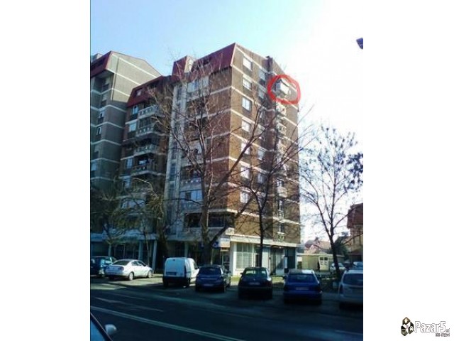 Prodavam Trosoben Stan(banese)51m2 Na Dzon Kenedi.