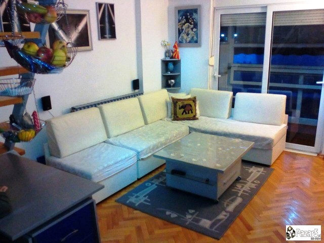 Prodavam Trosoben Stan(banese)51m2 Na Dzon Kenedi.