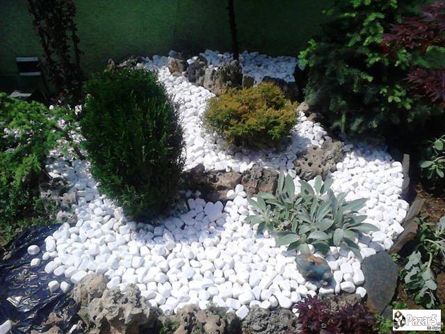 БЕЛИ ДЕКОРАТИВНИ КАМЧИЊА