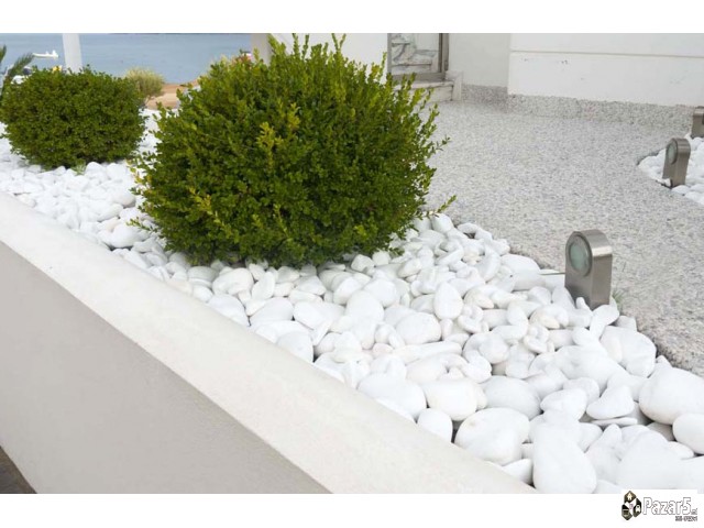 БЕЛИ ДЕКОРАТИВНИ КАМЧИЊА