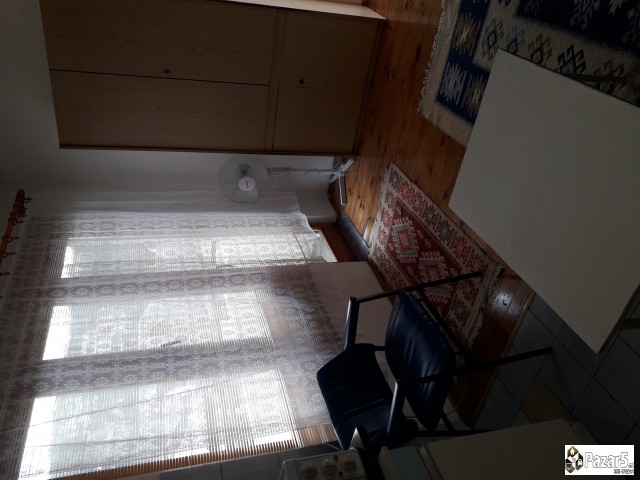 ИЗДАВАМ ГАРСОНИЕРА