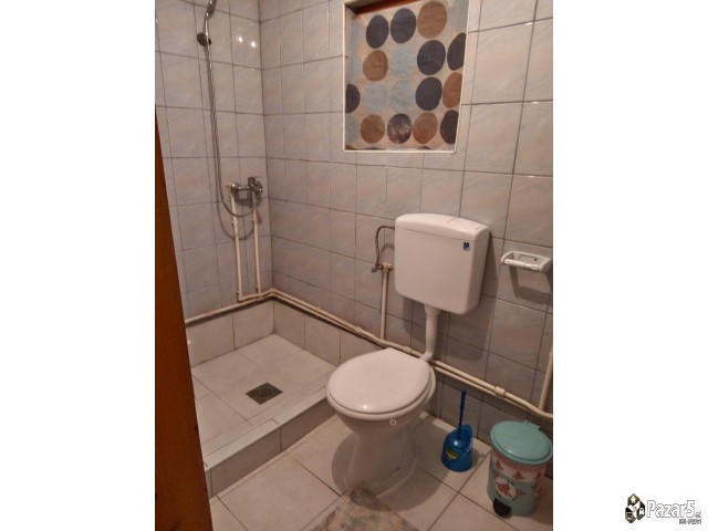 ИЗДАВАМ ГАРСОНИЕРА