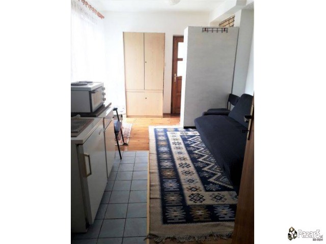 ИЗДАВАМ ГАРСОНИЕРА