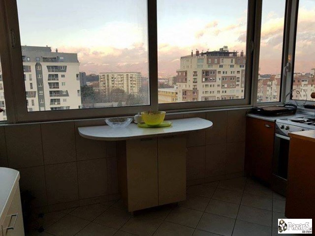 Се продава 91м2 со 3 спални соби близу до Citymall