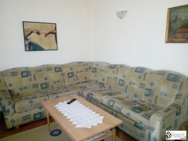 Аголна гарнитура