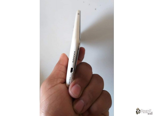 Prodavam Telefon Huawel J5 2017 God Nova Staklena 