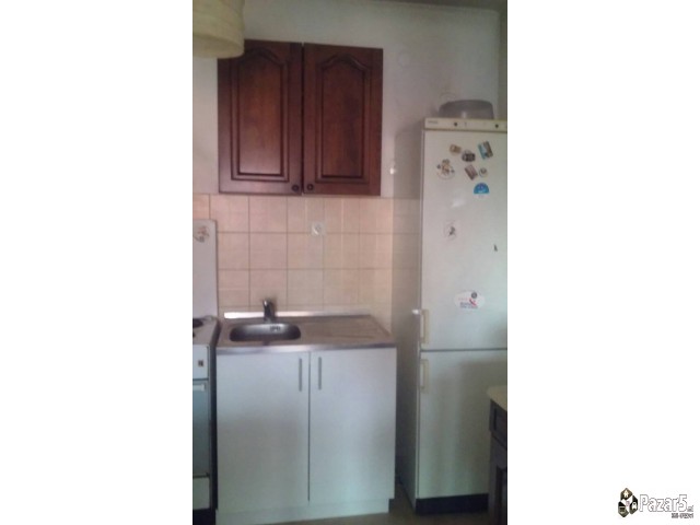 СЕ ИЗДАВА ГАРСОЊЕРА ВО КАРПОШ