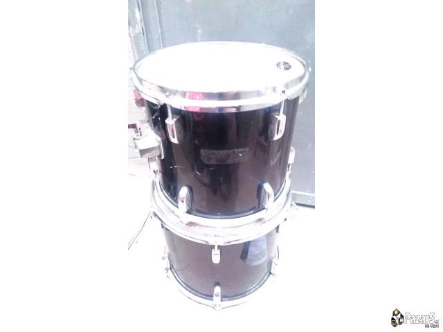 Продавам бубњеви