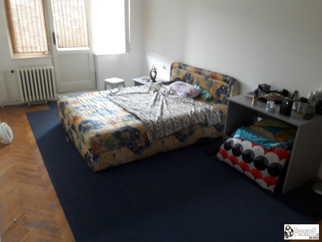 Издавам 4-собен стан во Карпош 4