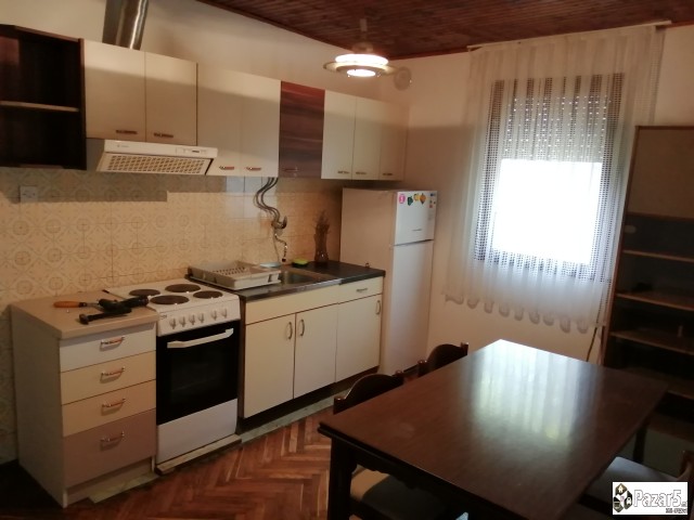 Izdavam Namestena Zidana Baraka