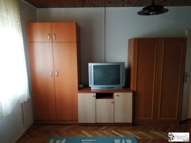 Izdavam Namestena Zidana Baraka