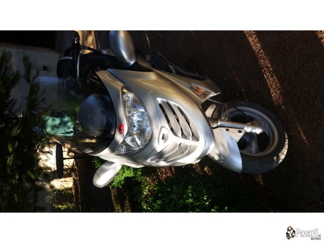 Prodavam Skuter Kymco 260 Cc