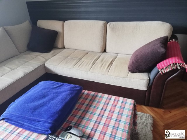 Аголна гарнитура