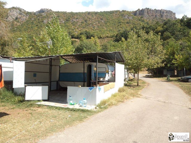 Se Prodava Kamp Prikolka Vo Kamp Elesac