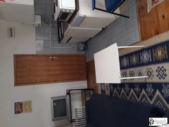 СЕ ИЗДАВА ГАРСОНИЕРА ВО КОЗЛЕ