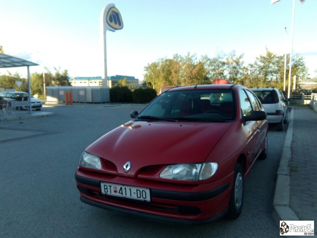  Renault Megane 1.6 E Reg.+ Zelen Karton