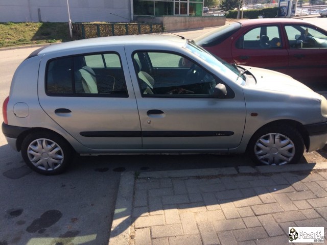 Се продава Renault Clio 2000год. 74kw